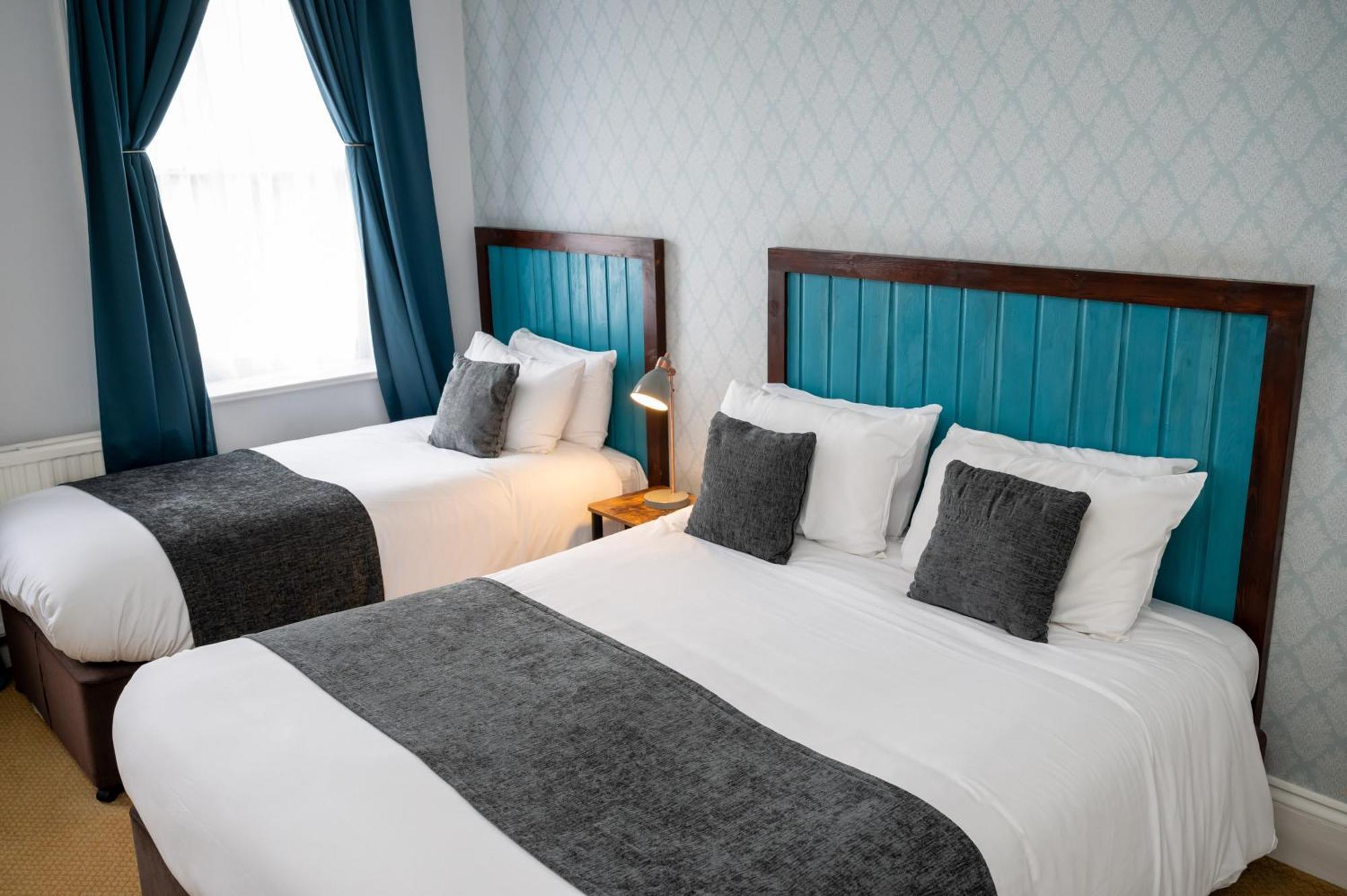 Rising Sun Hotel by Greene King Inns Cheltenham Eksteriør bilde
